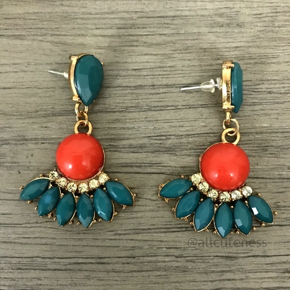 Jewelry - 🎀 5 For $25: Dangling Statement Earrings